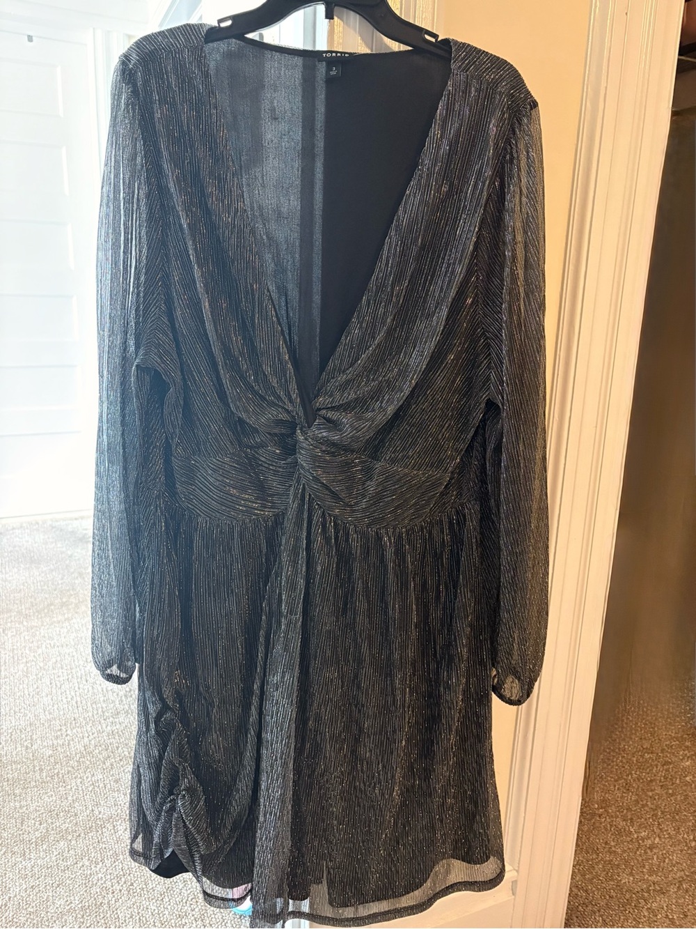 torrid Black Metallic Twist-Front Long Sleeve Dress